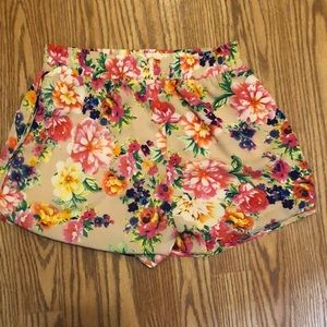Dainty hooligan floral shorts